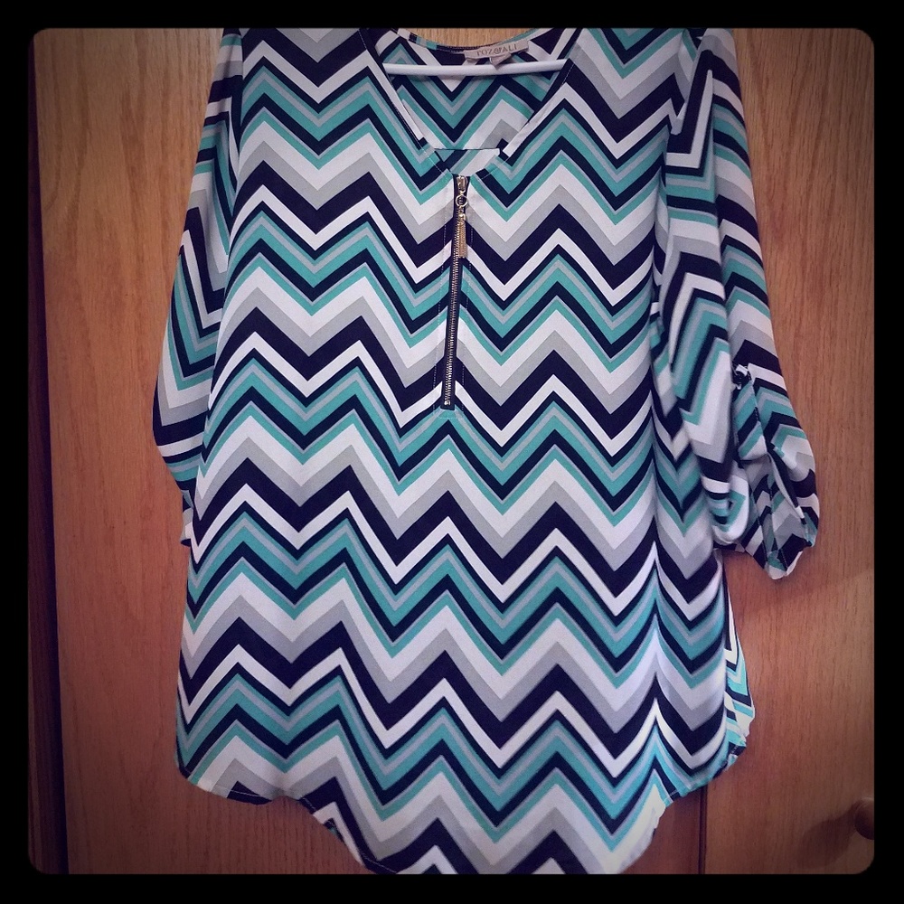 3/4 Sleeved Green/ NavyChevron Designed Dressy Top